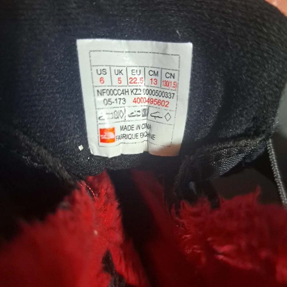 The North Face Toddler Sz‎ 6 Alpenglow II Snow Boots Black Red Lining Waterproof